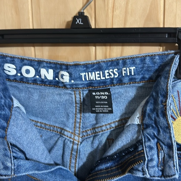 S.O.N.G Timeless Fit Embroidered Blue Jeans with Palm Tree and Sun Design - Picture 6 of 6